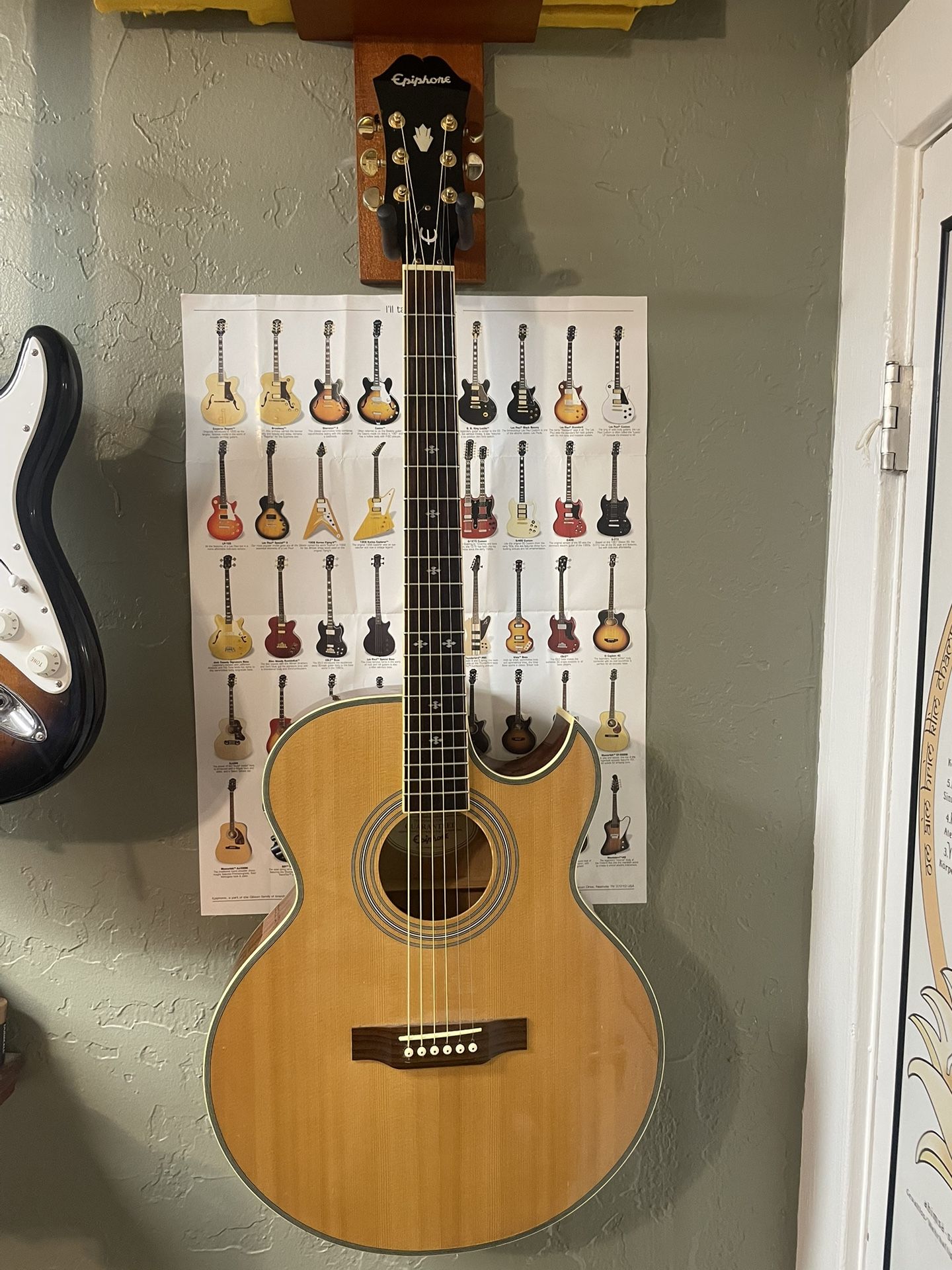 Epiphone Acoustic Electric & Case