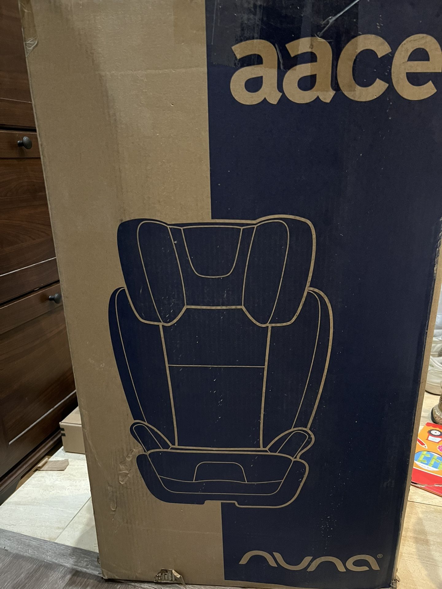 Brand New Nuna Acce Booster Car seat Caviar Black