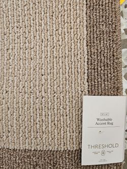 Accent rug