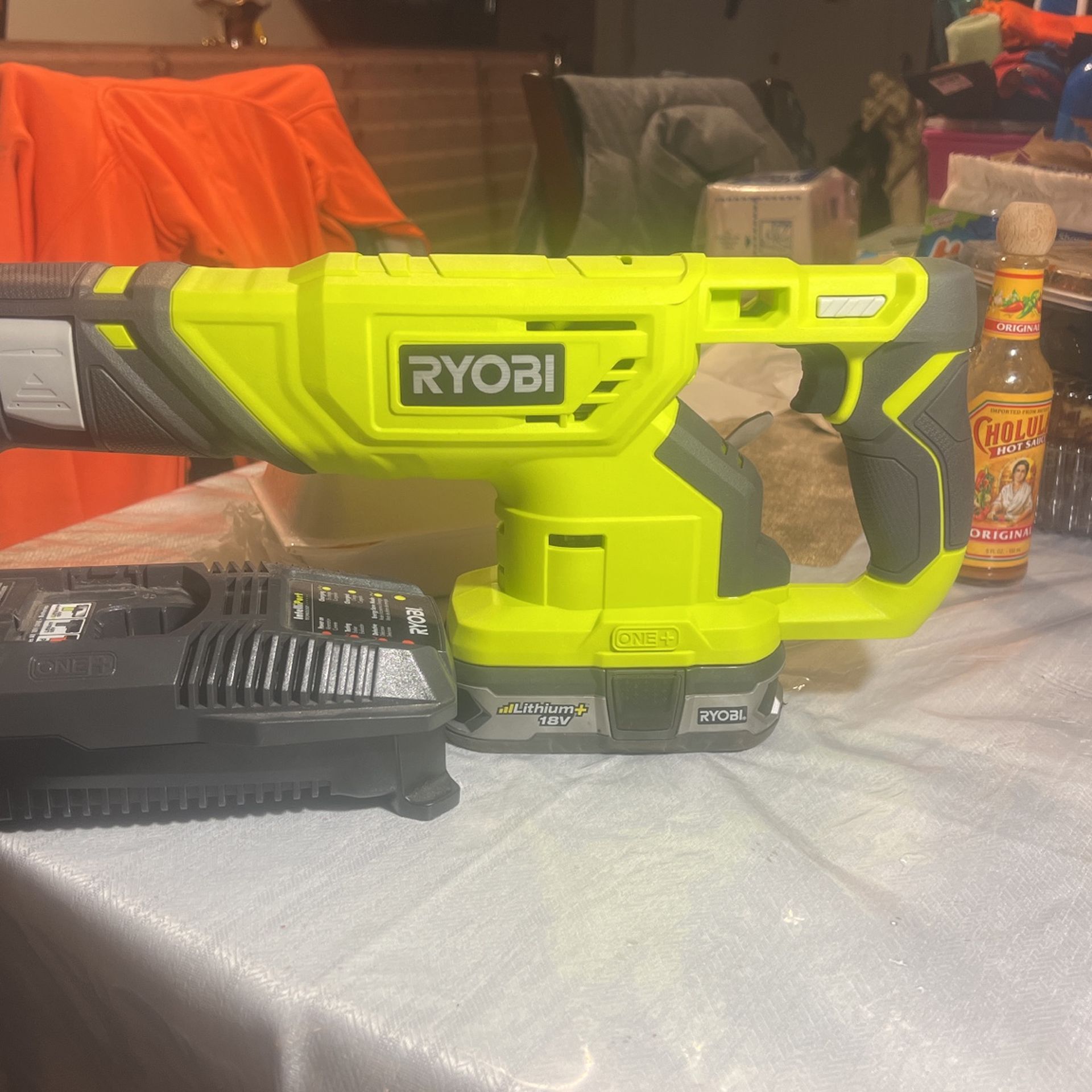 RYOBY P 519VN 18 volts reciprocating saw a battery and charger brand new !