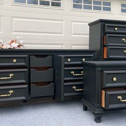 Stunning Stanley Black 3 Piece Bedroom Set