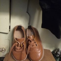 !! Boys Shoes Almost New By CC Twins Size 9
