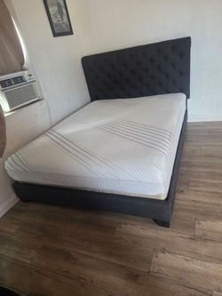 Queen size memory form mattress