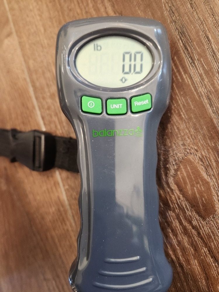 Balanzza Ergonomic and Digital Luggage Scale, Up To 44 Kg, works great