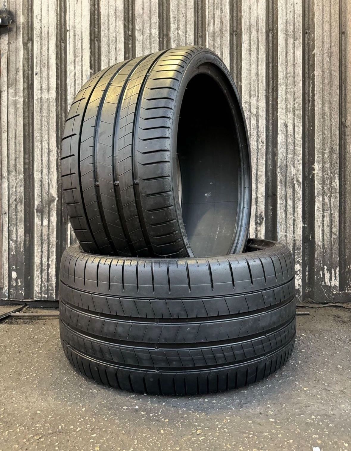 315/25/22 Pirelli P-Zero PZ4