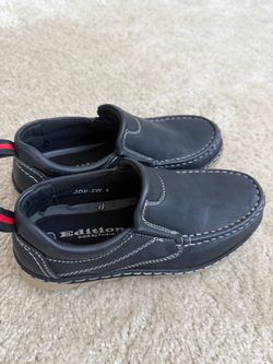 Boy loafers size 2W