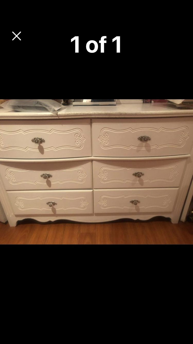 White Color Dresser With 6 Drawers