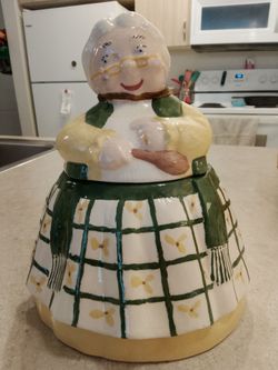 Vintage 1970s hand-painted granny core cookie jar signed