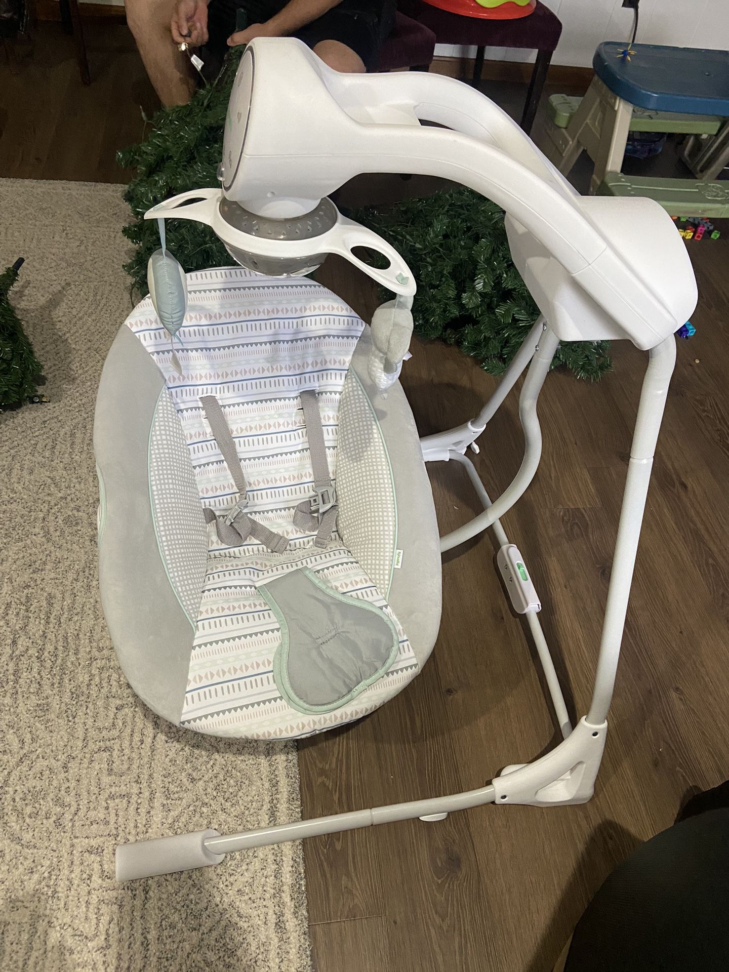 Baby Swing (ingenuity) Basically New