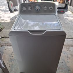 GE WASHING MACHINE - LARGE SIZED  - HOSES INCLUDED