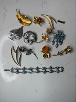 Vintage signed brooch lot