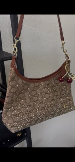 Shoulder purse with diamonds 😍
