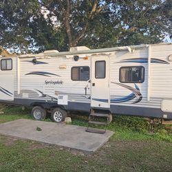 2013 Springdale travel trailer GREAT DEAL!!!!GET IT BEFORE ITS GONE!! 8ft wide 30 ft long , regular hitch hook up.