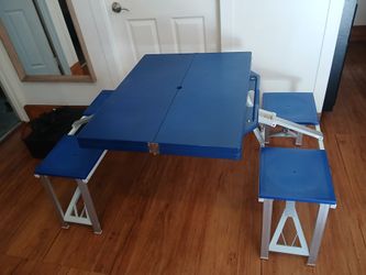 Picnic table