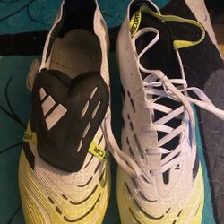 Predator Elites Ft Fg Size 9 1/2 There Brand New I Use Them Once 