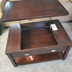 ASHLEY Furniture Lift TOP Coffee Table - Brown 