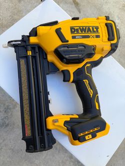 DeWalt 20V XR 18-Gauge Brad Nailer DCN210 (Tool only)