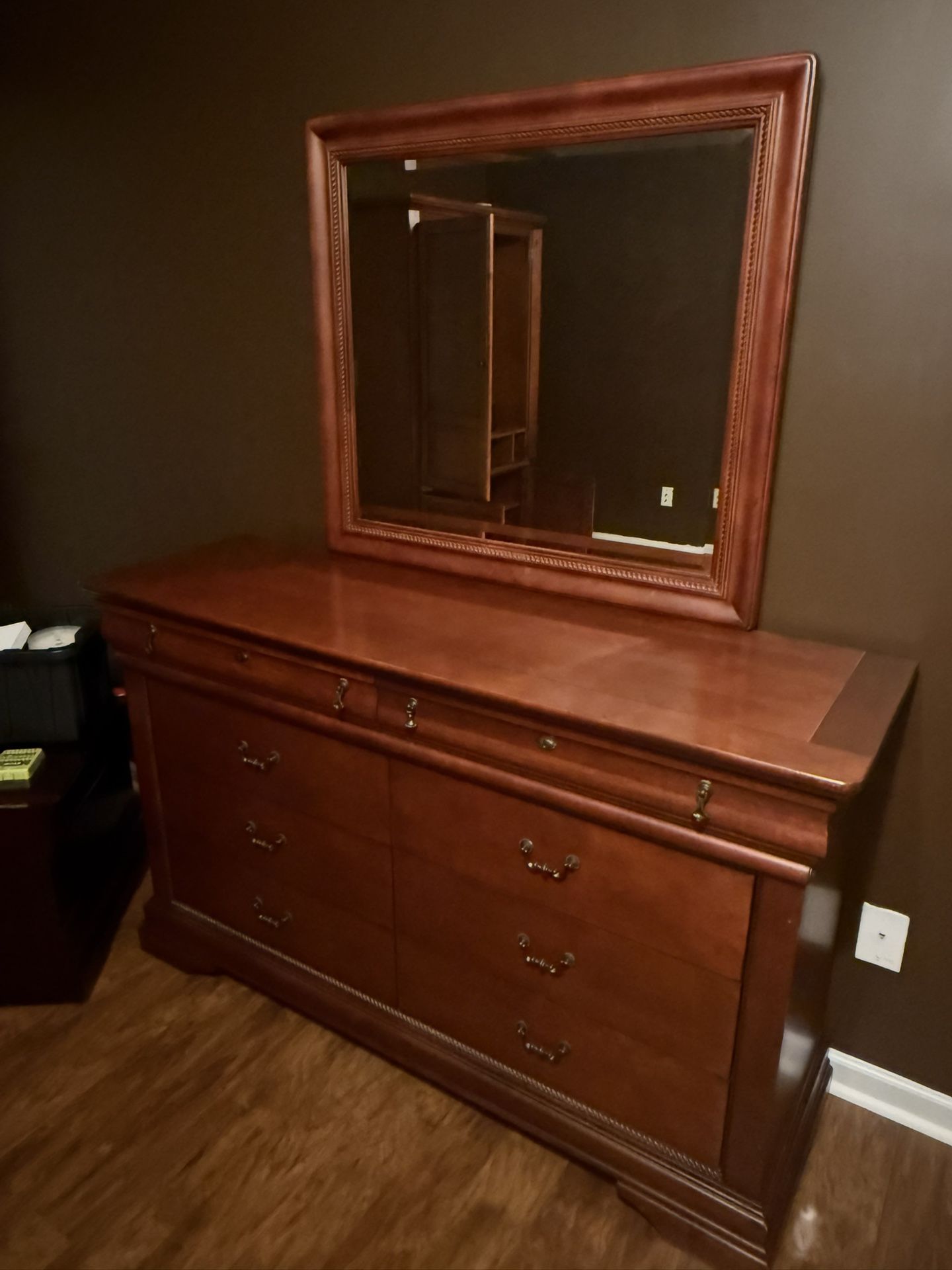 Wood Dresser- Wed/SAT/SUN PICKUP DAYS RIVERDALE, Ga