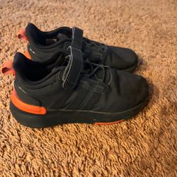 Boys Adidas Size 1 1/2