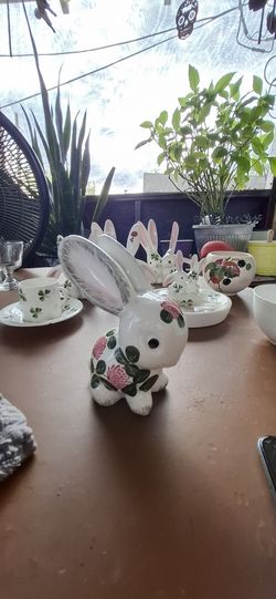 Ceramic Pieces Set