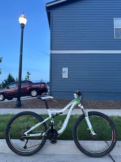 Specialized Safire Comp Women’s Full-Suspension Mountain Bike – SRAM X9