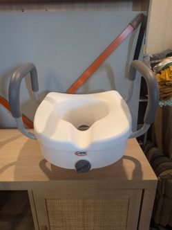 *NEW* E-Z Lock Raised Toilet Seat with Handles
