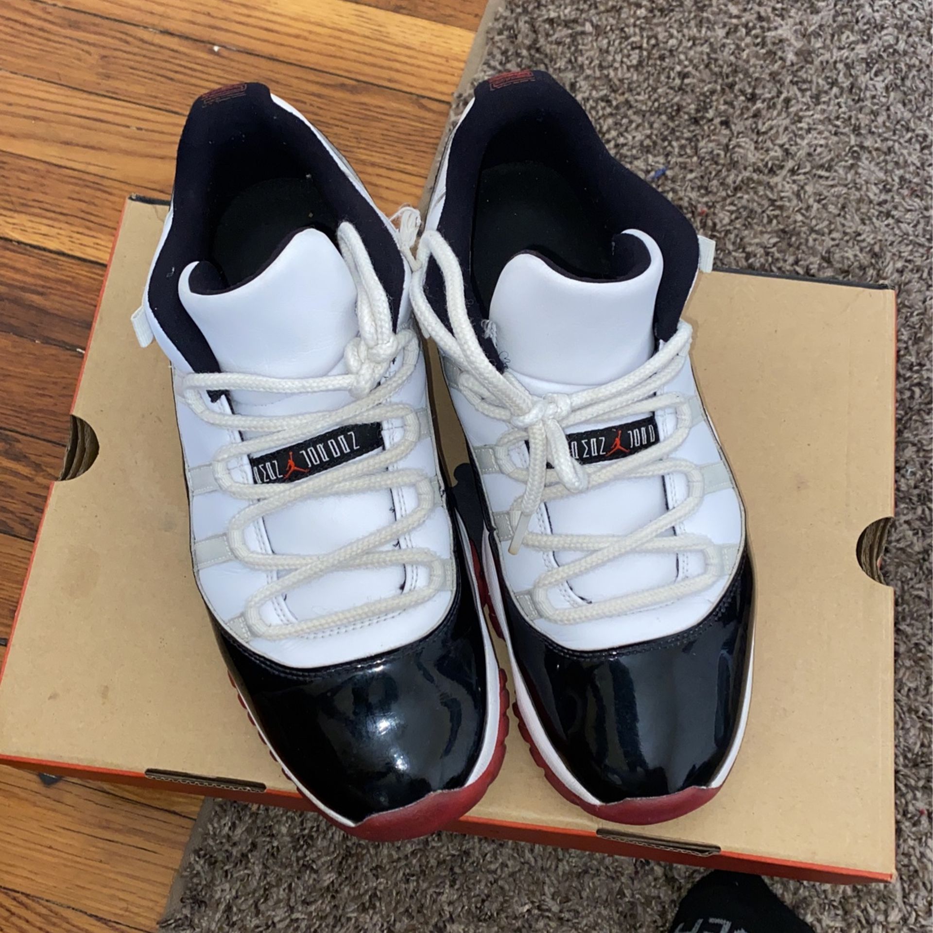 Jordan Retro “Bred” 11 Lows 