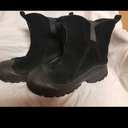 COLUMBIA BOOTS MENS SIZE 9