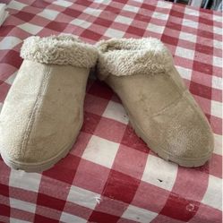 Women’s Warm Shoes Slippers 8-8.5. Upper Leather Cheap