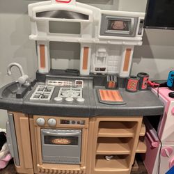 Little Tikes Toy Kitchen 