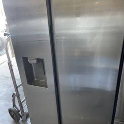 Samsung side-by-side refrigerator