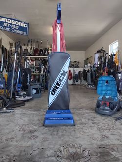 Commercial vacuum cleaner