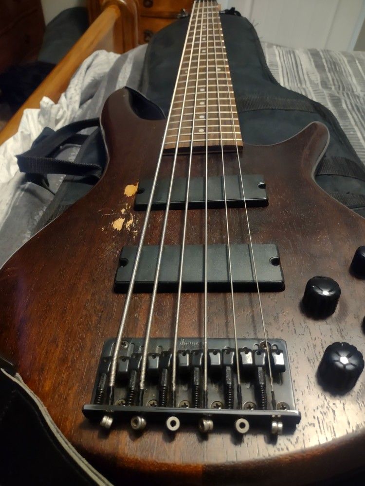 6string Bass Guitar Ibanez 