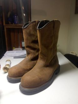Red Wing 9.5 steel toe work boots