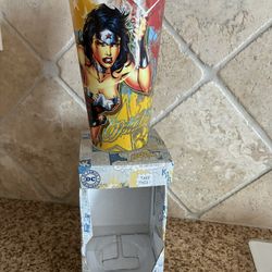 WONDER WOMAN PINT GLASS