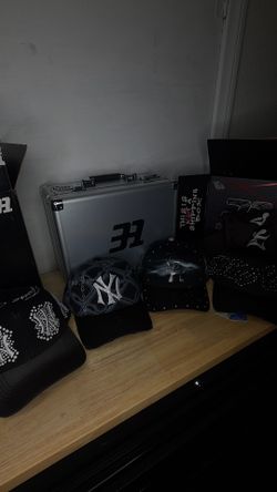 31 hats full set “this is not a heist”