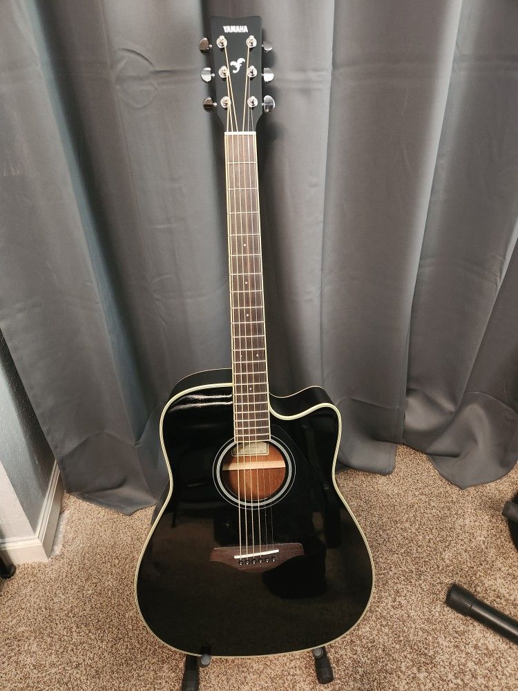 New Yamaha FGC-TA (Transacoustic) Guitar