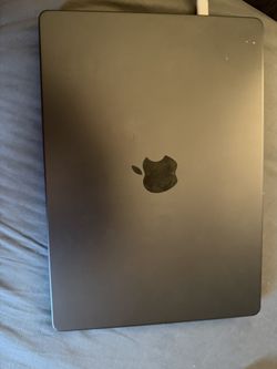 MacBook Pro 14 Inch (M3 pro, 18GB RAM 512GB SSD)