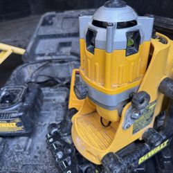 DEWALT DW073 18V Cordless Manual Level Laser