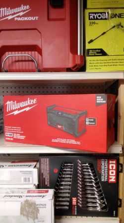 Milwaukee M18 Bluetooth Jobsite Radio 2952-20 (TOOL ONLY)