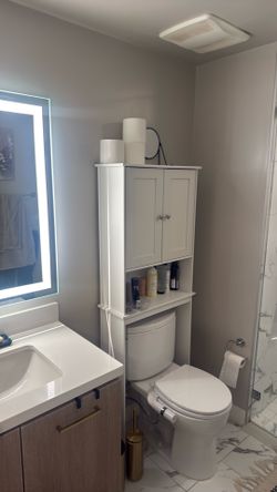 Bathroom shelf