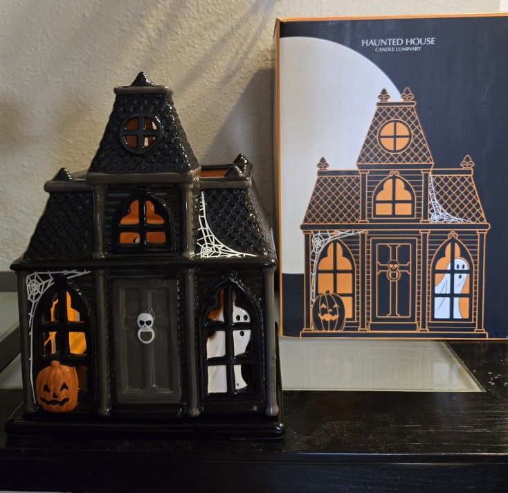 Bath N Body New Slatkin & Co Haunted House $15