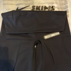 Nike skims Women’s Clothes - Size Medium