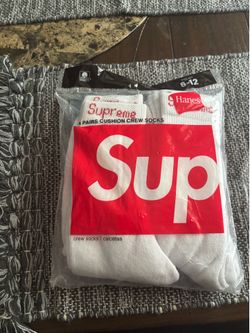 Supreme socks