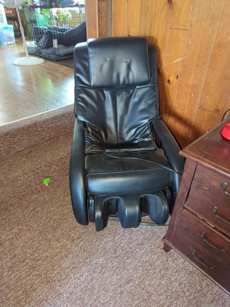 Massaging Chair