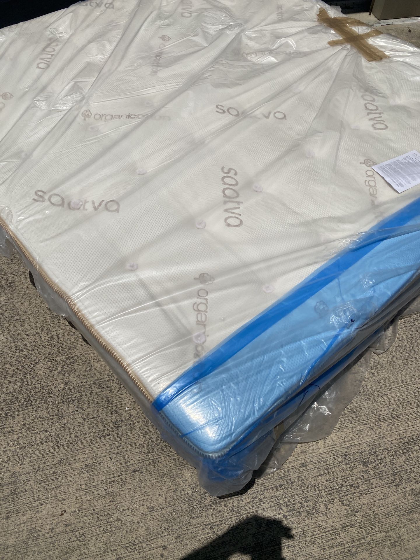 Overstock Display King Pillowtop Elite Medium for Sale in San Antonio