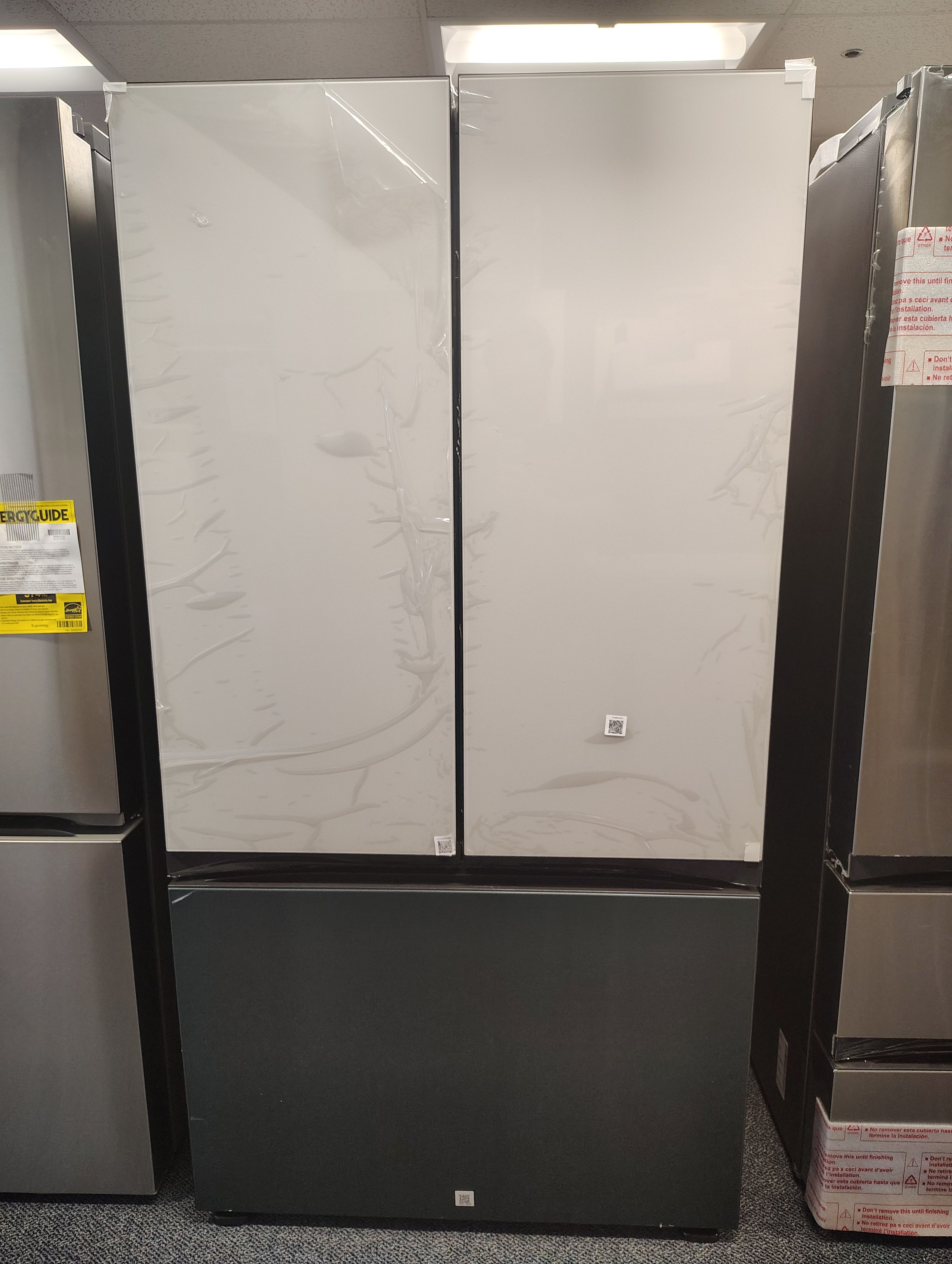 Samsung Bespoke 30 cu. ft 3-Door French Door Refrigerator RF30BB6200QL white and green