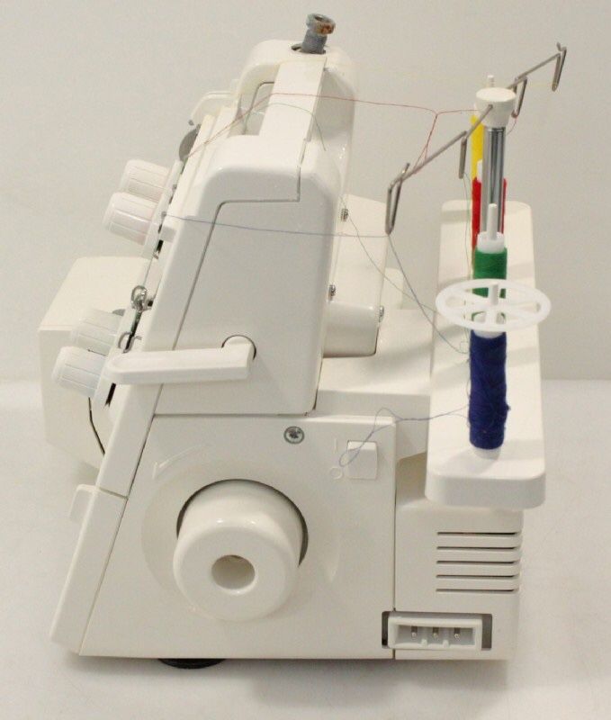 Brother 920D Homelock Serger Sewing Machine for Sale in Los Angeles, CA
