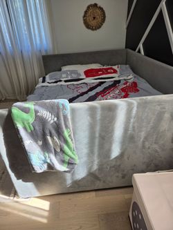 Full size bed