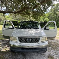 1999 Ford F150 Super Cab • Lariat Pickup 4D 6 1/2 ft